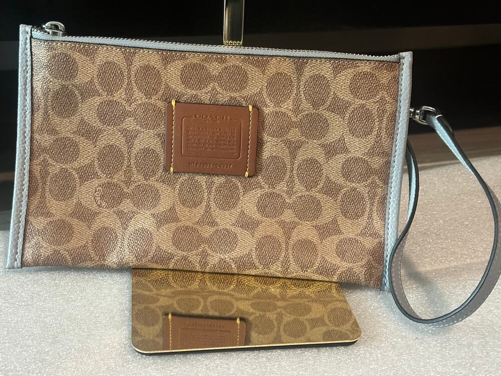 Coach Signature Day Tote Removable Pouch Wristlet – Khaki Light Blue C8937